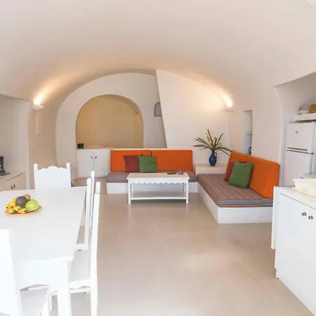 Gemini Cave Florina بيت للعطل *